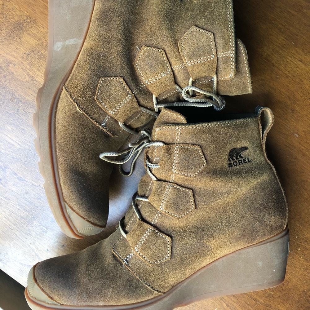 sorel all weather boots, size 9